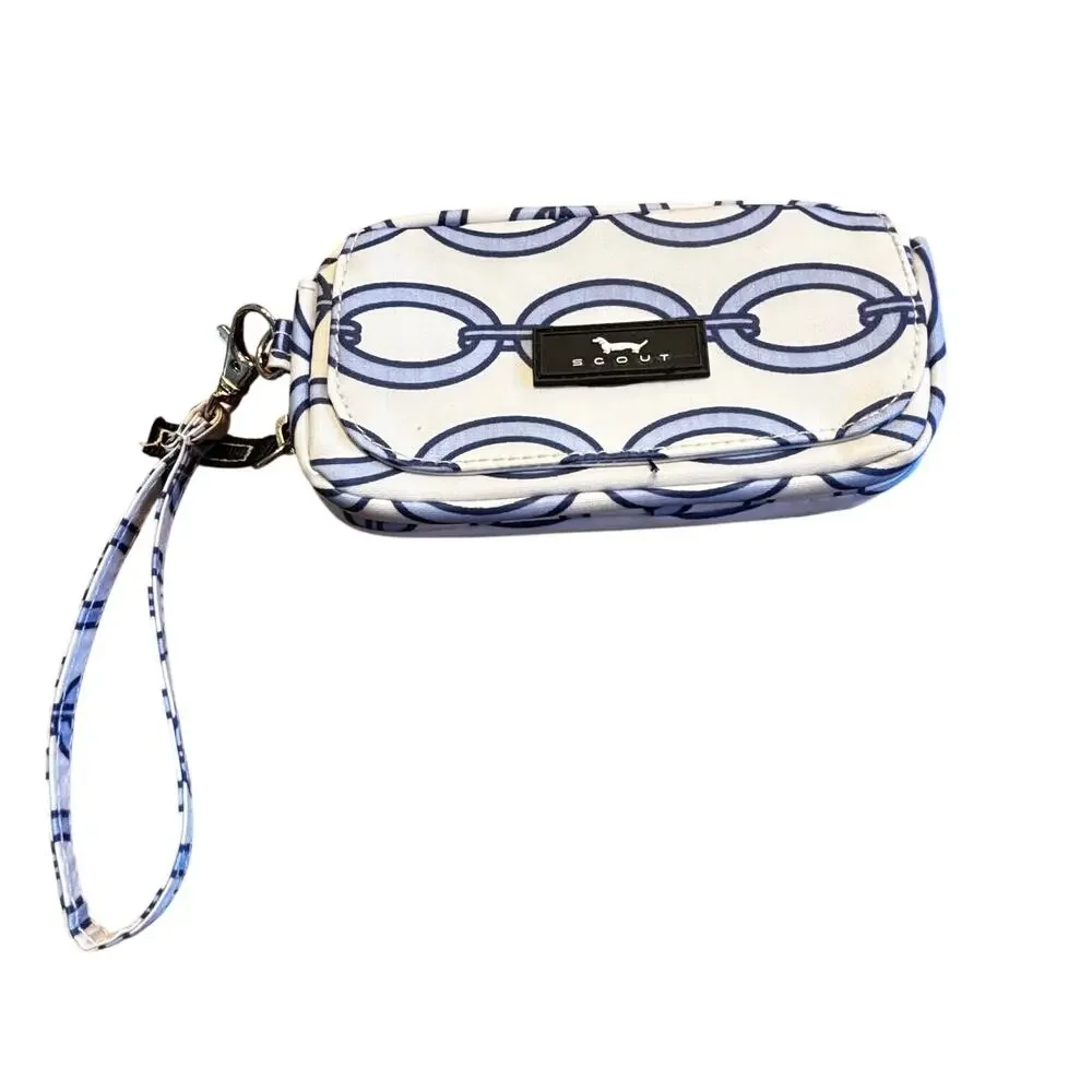 Scout zip around wristlet wallet in blue & white chain pattern with ID window